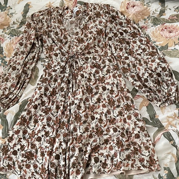 𝅺GIBSON Latimer Twist Front Long Sleeve Crepe Floral Dress - Picture 5 of 8